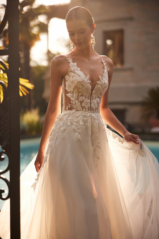 Abito da sposa a principessa Beatrix con pizzo di DAMA Couture (dettaglio)