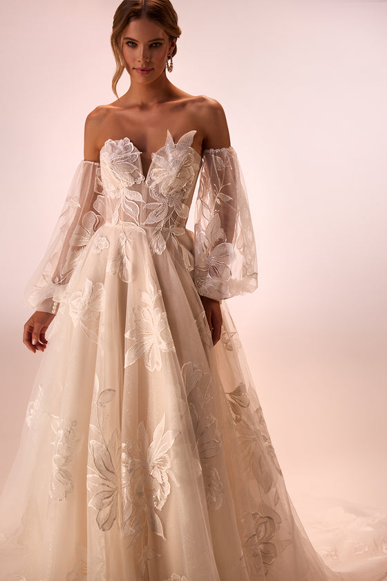 Abito da sposa moderno Caesaria con pizzo di DAMA Couture (foto principale)