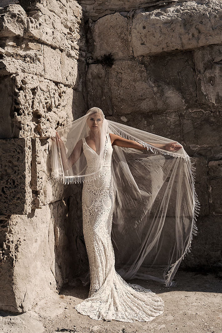 Velo cattedrale con frange – velo da sposa a cattedrale DAMA Couture, vista frontale.