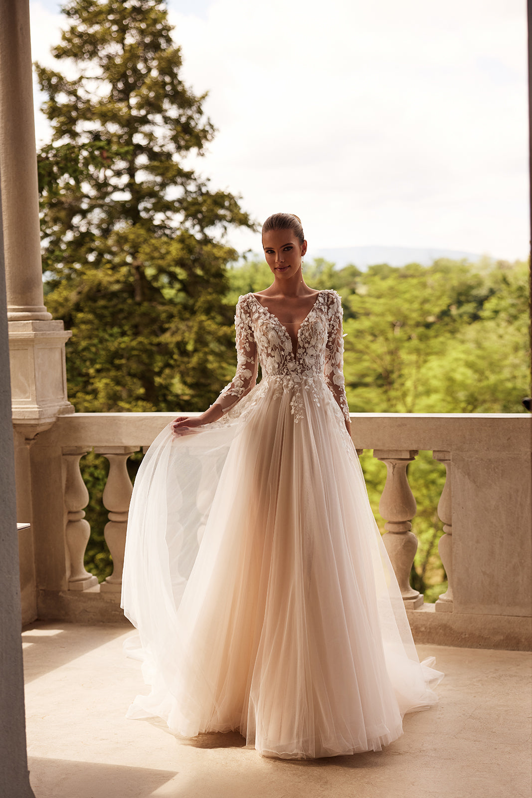 Abito da sposa romantico Felicia con maniche lunghe di DAMA Couture (foto principale)
