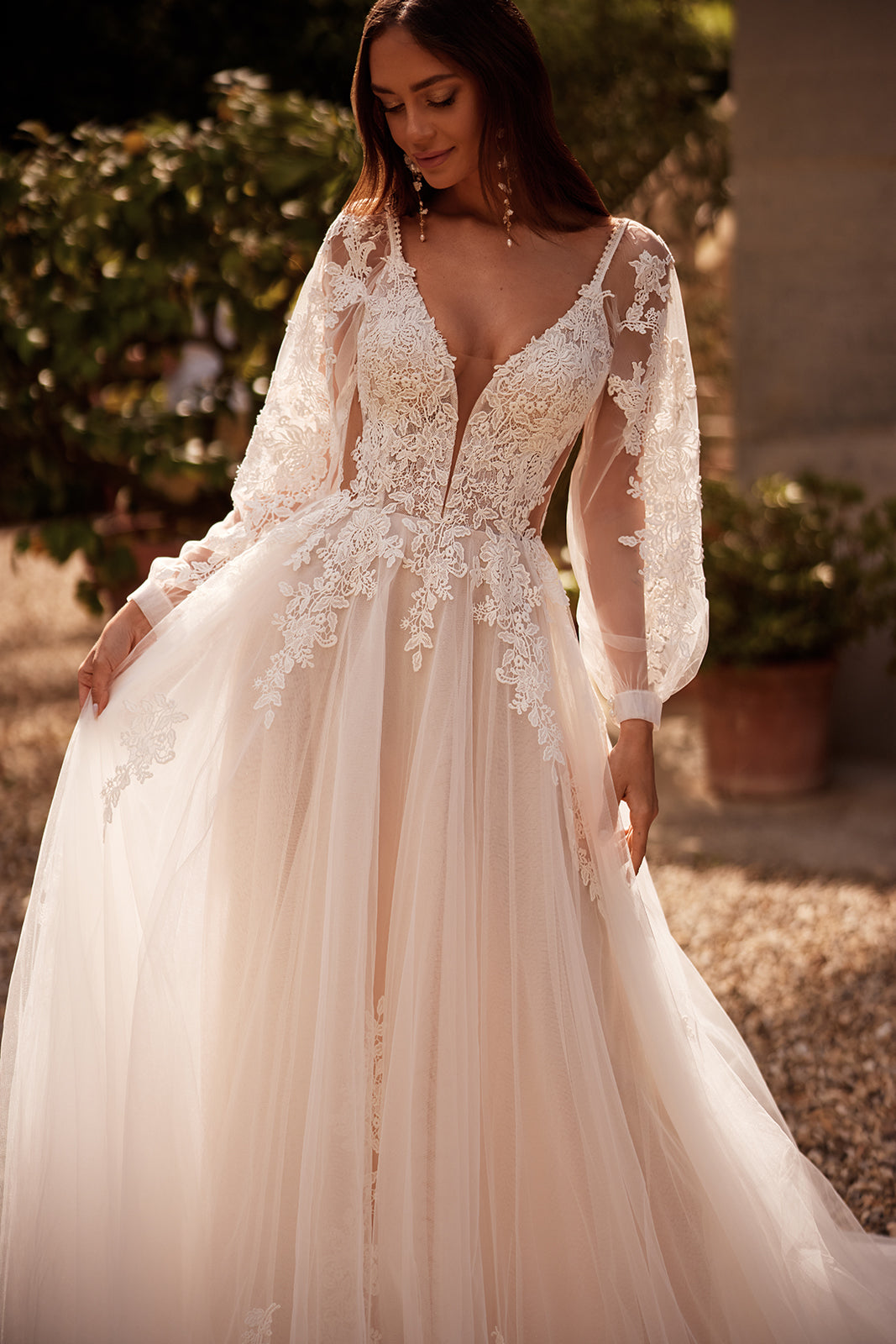 Abito da sposa boho Mullein in pizzo con maniche lunghe di DAMA Couture (foto aggiuntiva)