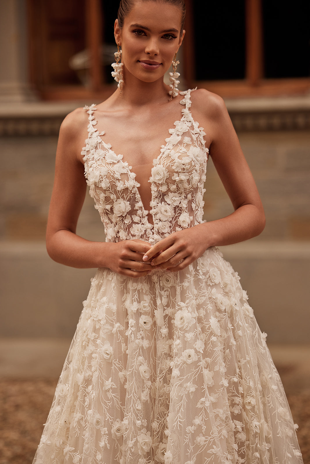 Abito da sposa romantico Samsara in pizzo tridimensionale di DAMA Couture (dettaglio)