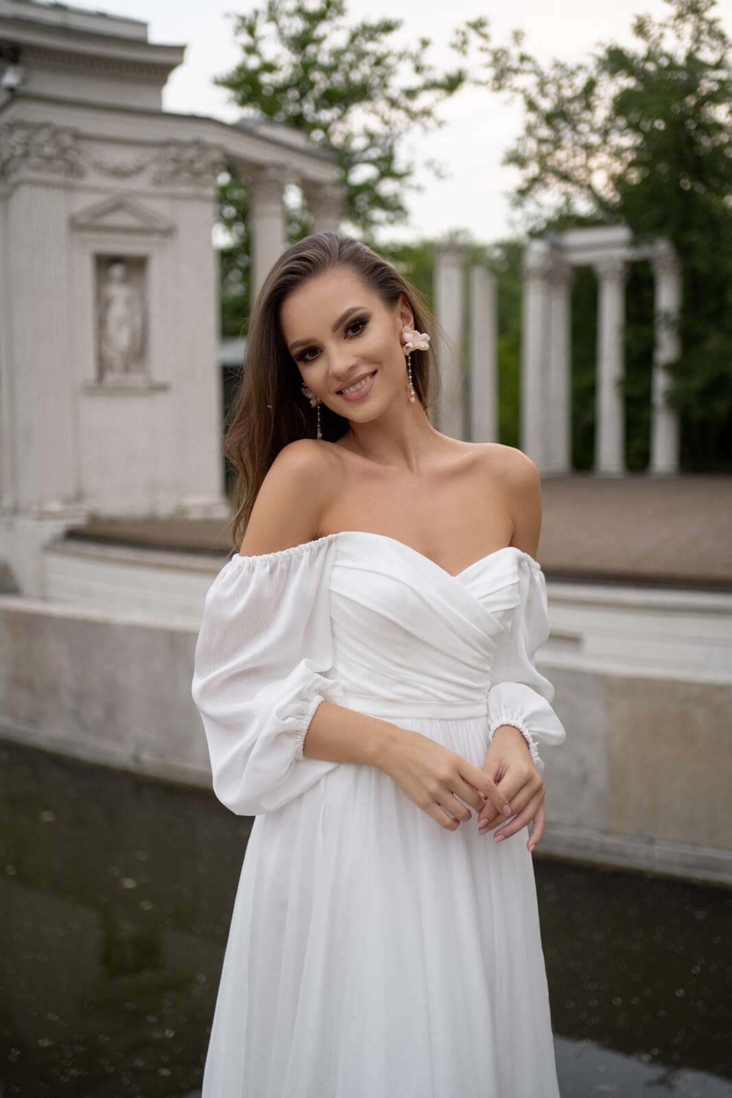 Pola – dettaglio dell’abito da sposa.