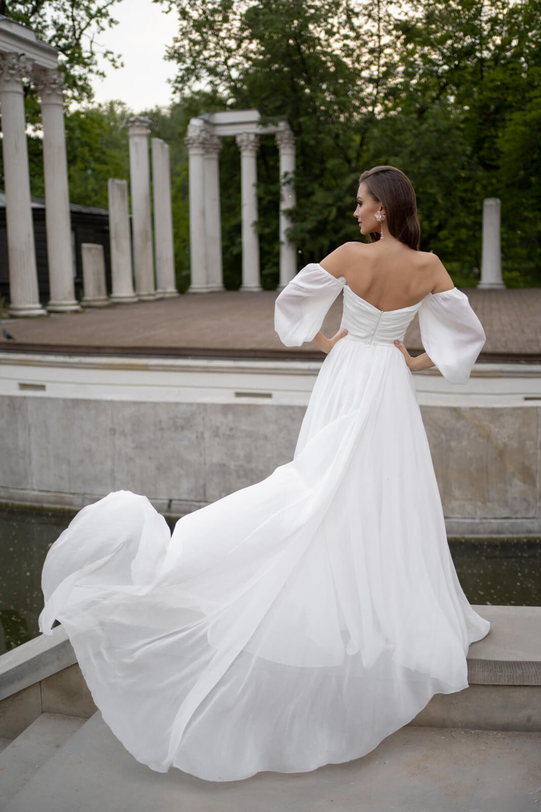 Pola – abito da sposa in movimento.