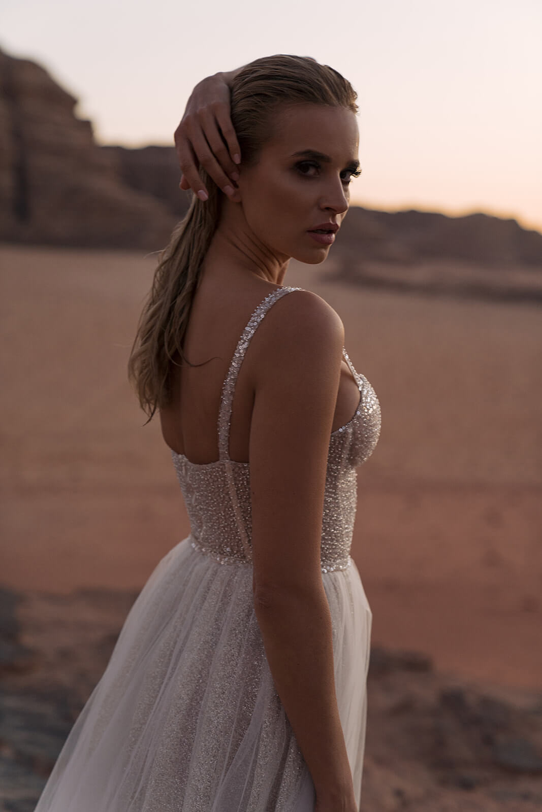 Inca – abito da sposa in movimento.