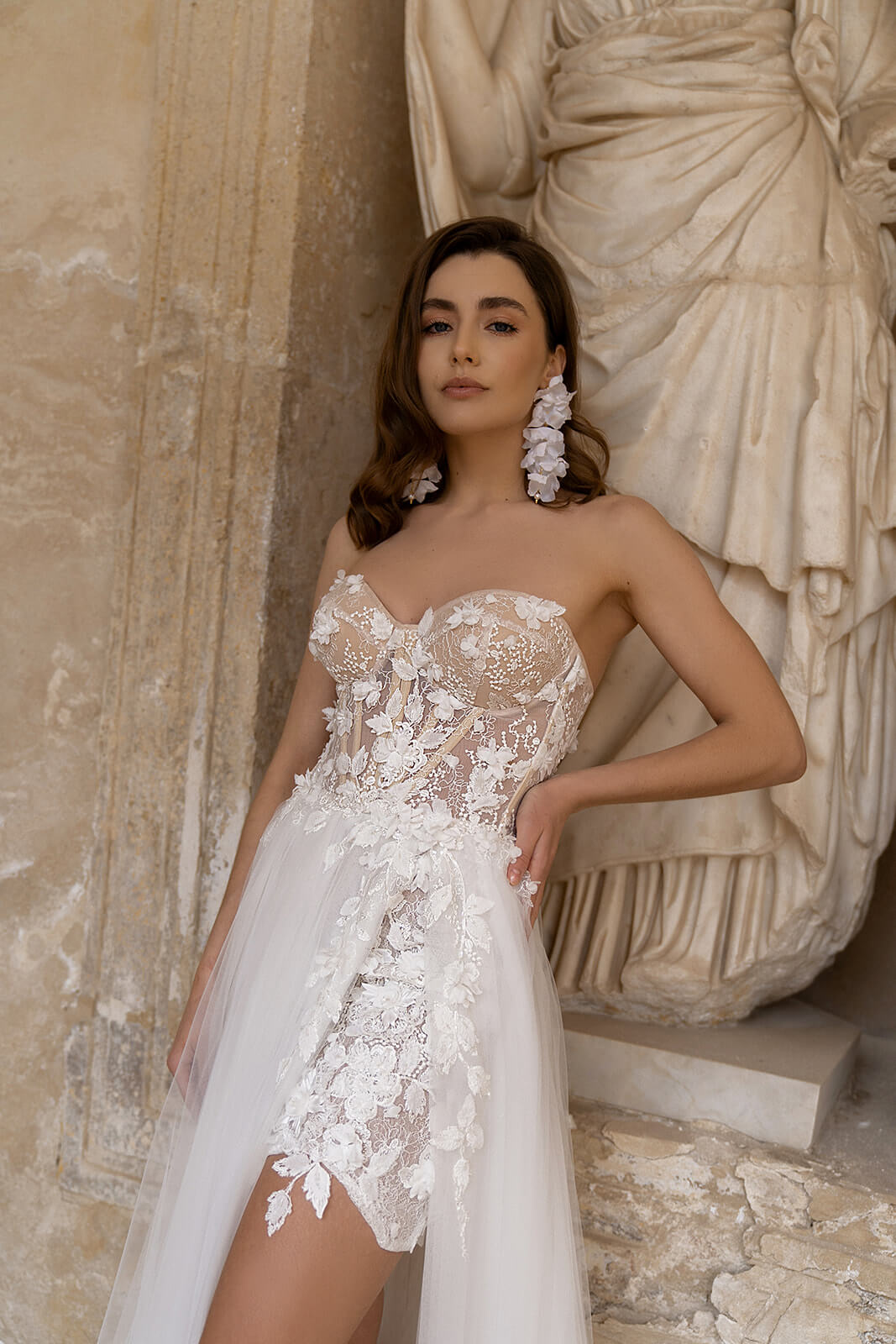 Penelope – primo piano dell’abito da sposa.