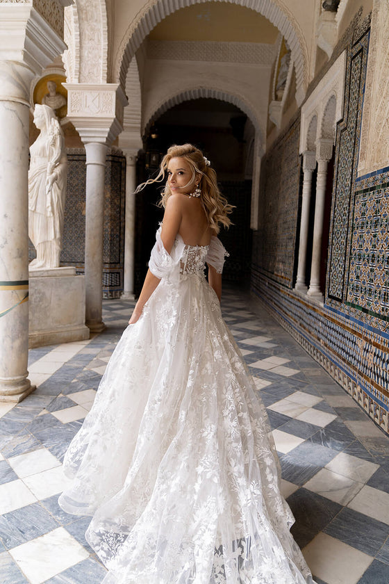 Sarah – abito da sposa di DAMA Couture.