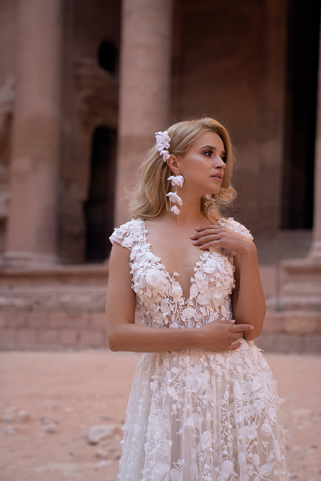 Azalea – primo piano dell’abito da sposa.
