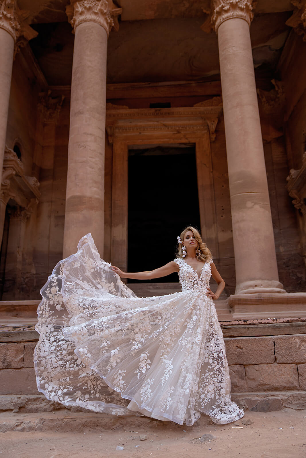 Azalea – abito da sposa in movimento.