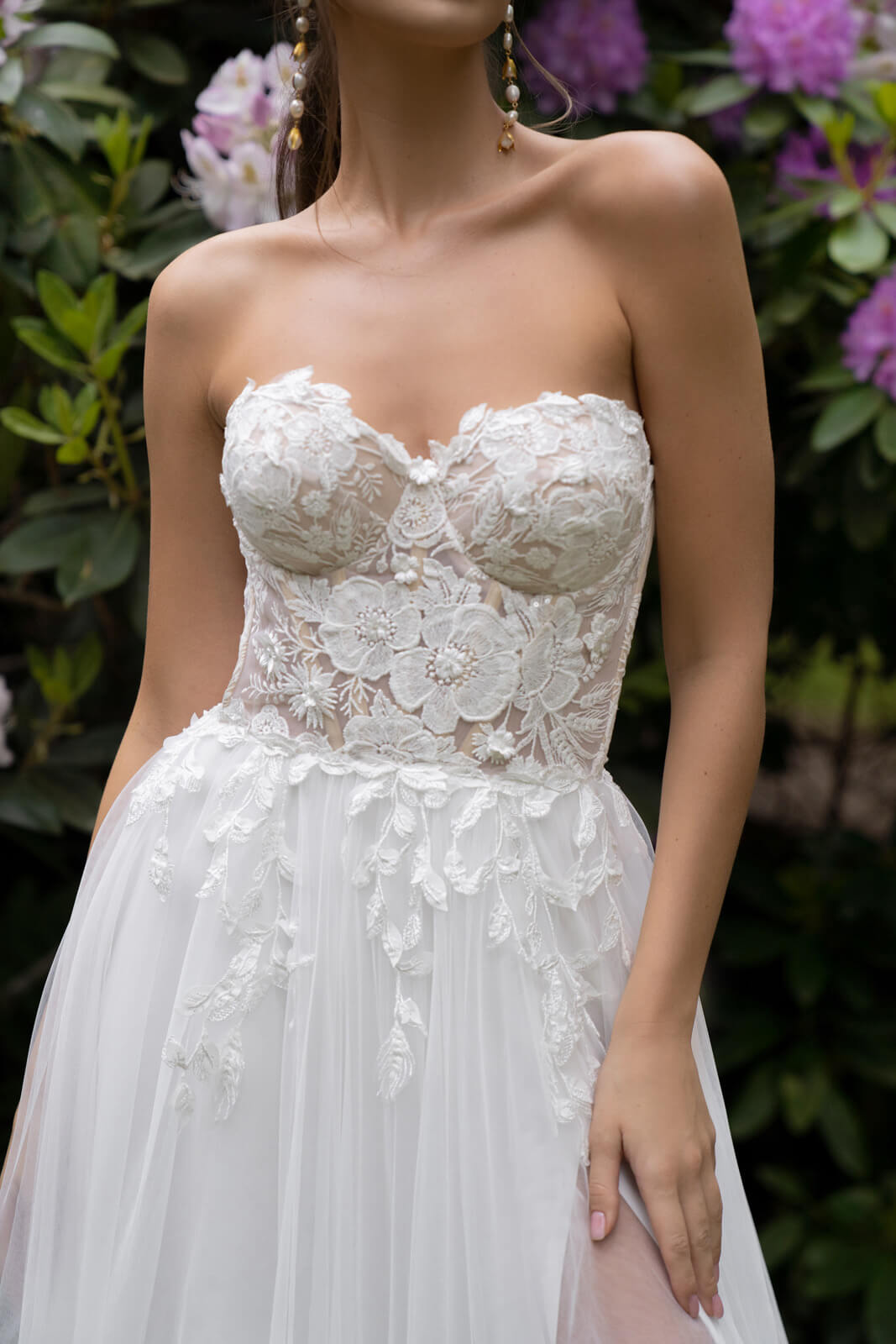 Lanka – abito da sposa a figura intera.