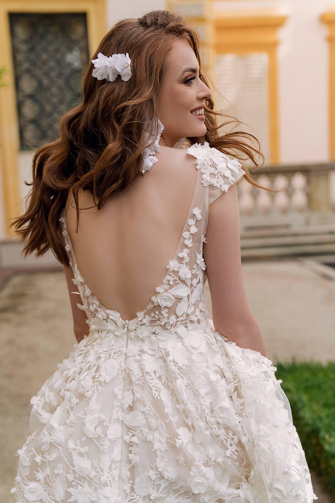 Azalea – abito da sposa DAMA Couture, vista frontale.