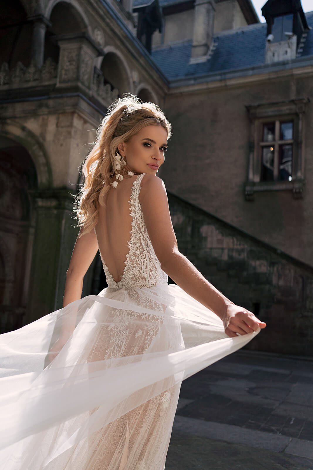 Livia – abito da sposa DAMA Couture, vista frontale.