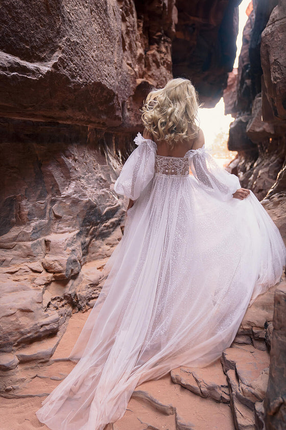 Abito da sposa Shira – abito da sposa a trapezio con maniche lunghe, DAMA Couture.