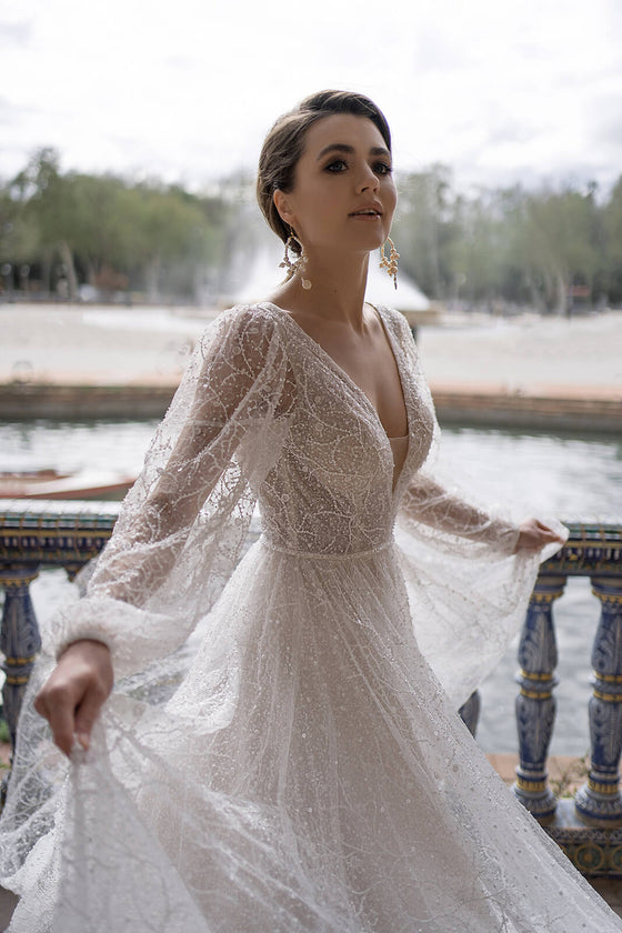 Suri – abito da sposa di DAMA Couture.