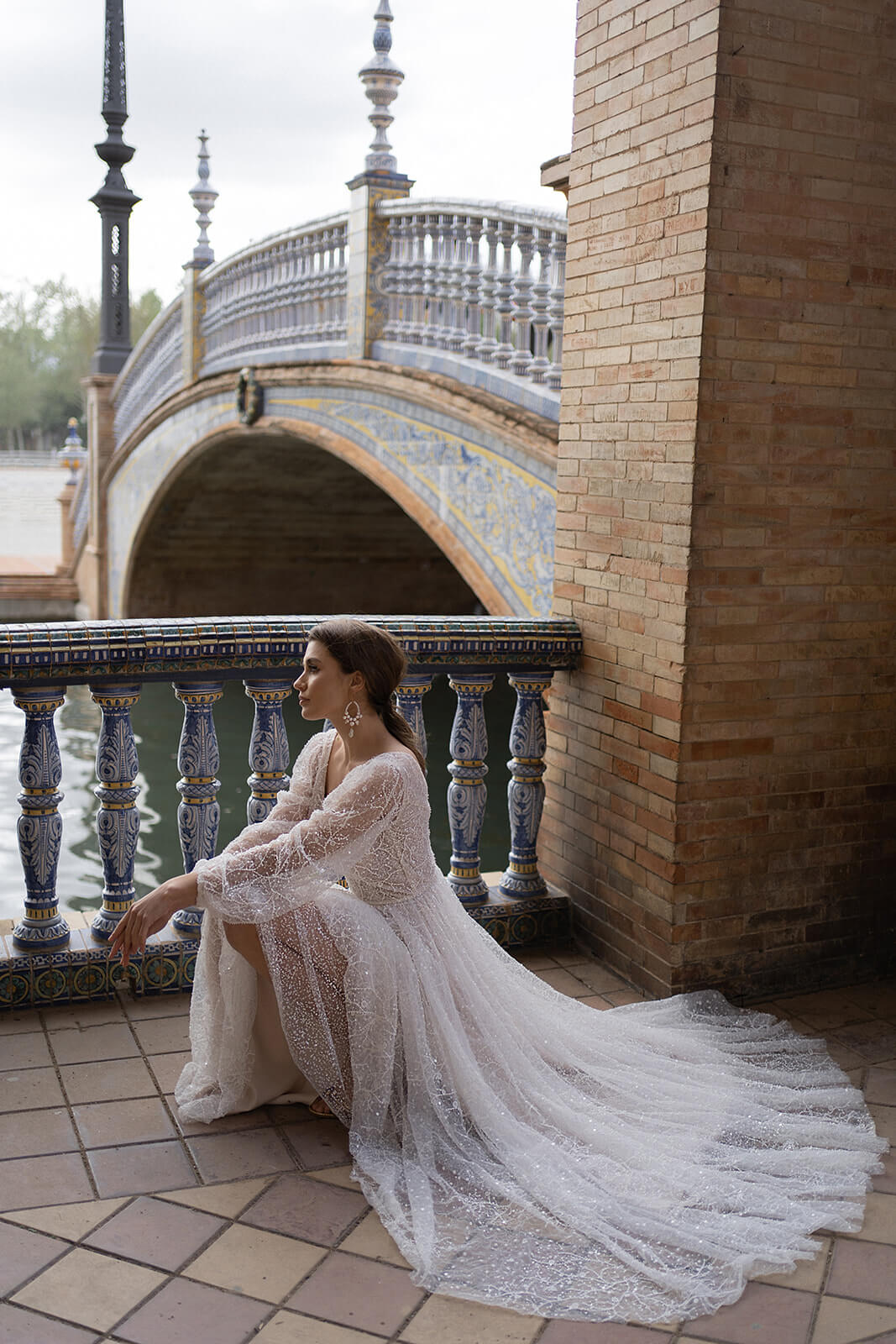 Suri – dettaglio dell’abito da sposa.