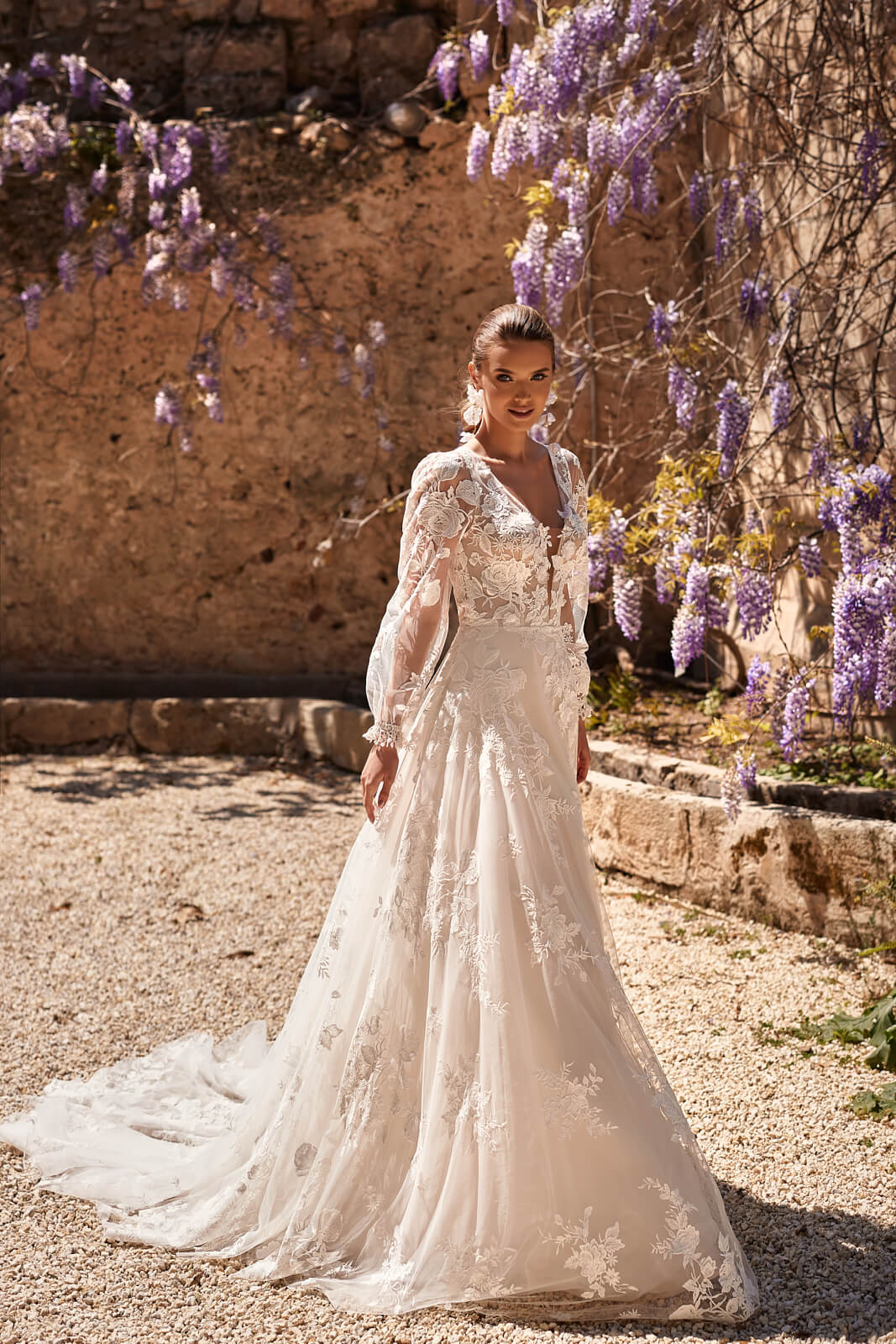 Abito da sposa Asami – abito da sposa a trapezio con maniche lunghe di DAMA Couture.