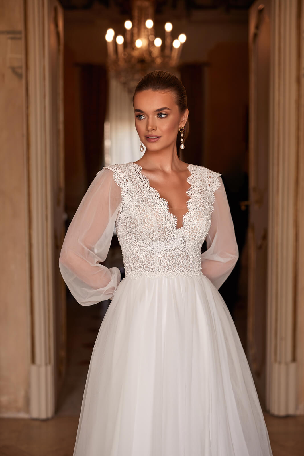 Abito da sposa Eleni – abito da sposa a trapezio in pizzo, DAMA Couture.