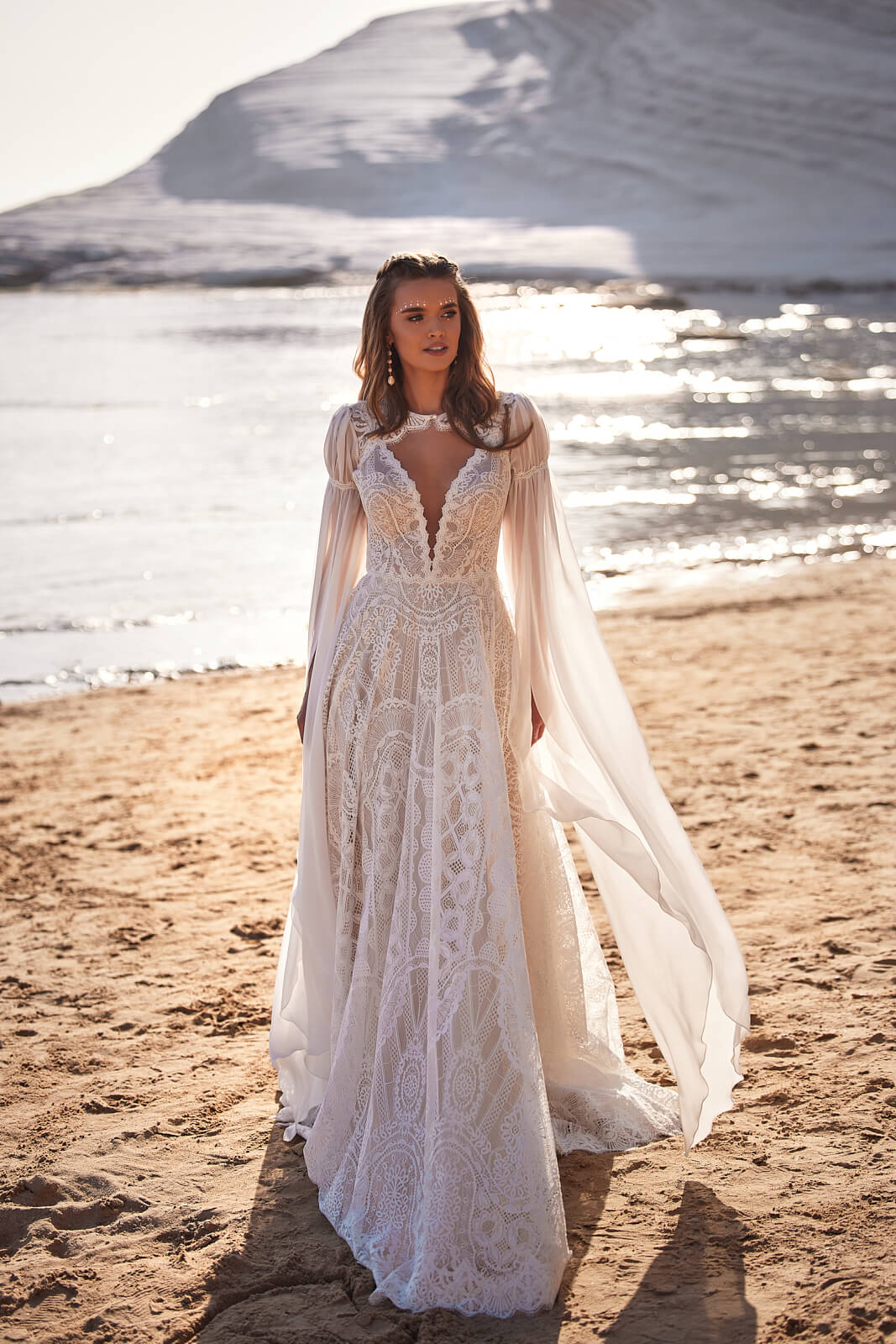 Abito da sposa Hope – abito da sposa a trapezio con maniche lunghe di DAMA Couture.