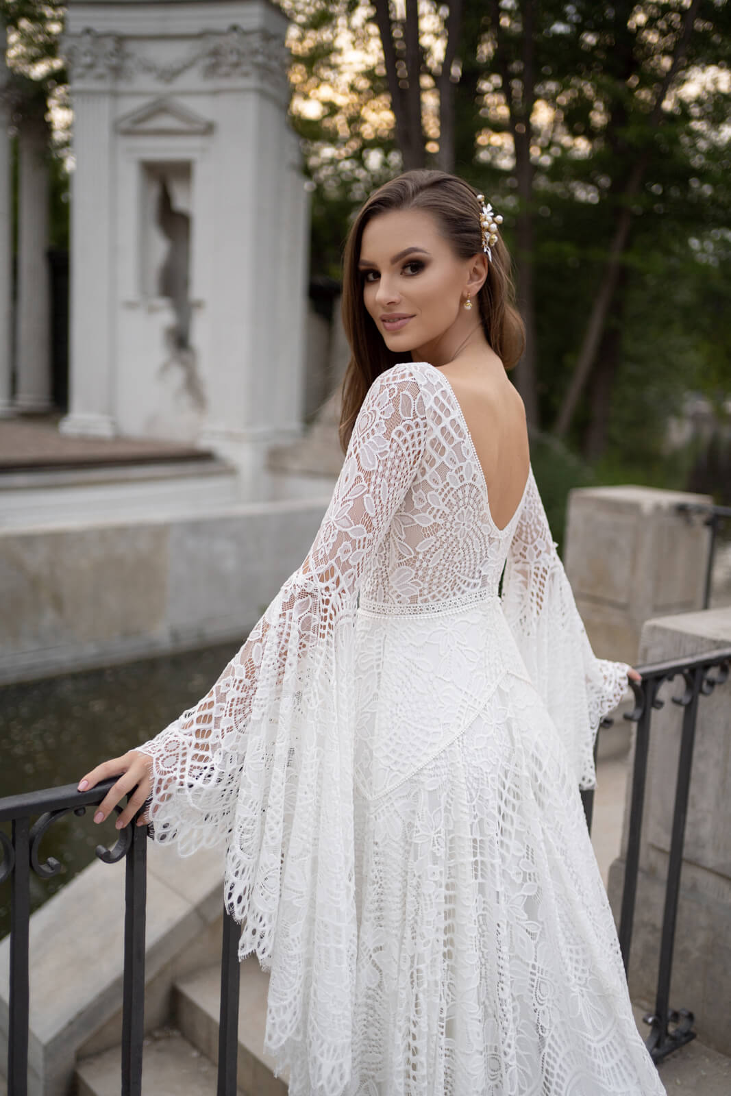 Abito da sposa Lea – abito da sposa a trapezio con maniche lunghe di DAMA Couture.