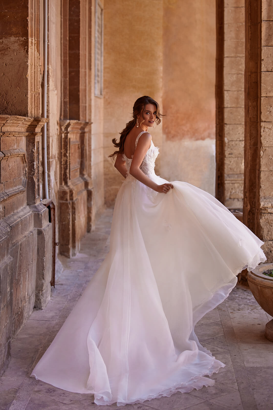 Abito da sposa Lucy – abito da sposa a trapezio DAMA Couture.