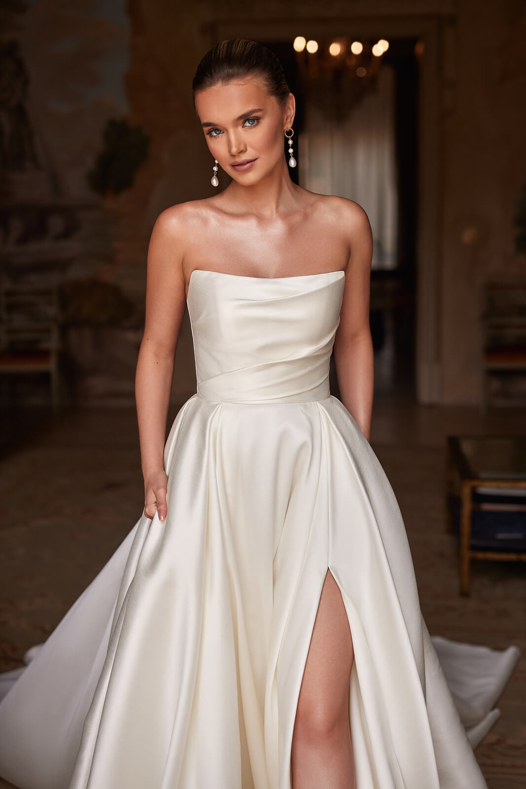 Abito da sposa Madelaine – abito da sposa a trapezio in raso DAMA Couture.