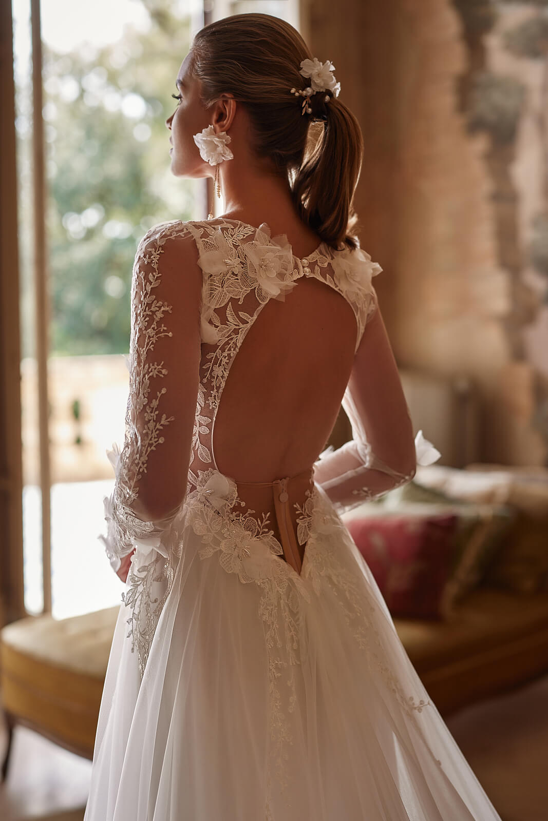 Abito da sposa Octavia – abito da sposa a trapezio con maniche lunghe di DAMA Couture.