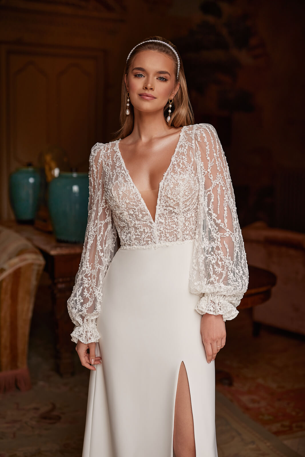 Abito da sposa Paula – abito da sposa a trapezio in raso con maniche lunghe, DAMA Couture.