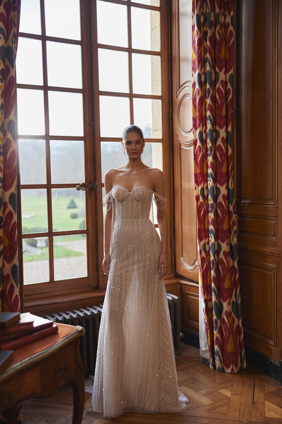 Abito da sposa Filippa della collezione Something Blue 2027 – uno scollo a cuore e delicate spalline scese.