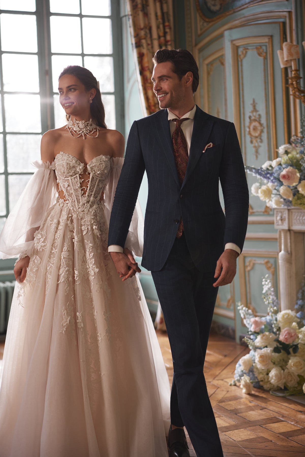 Abito da sposa Melusine – un corpetto senza spalline in pizzo botanico e maniche staccabili in tulle, DAMA Couture Something Blue 2027.