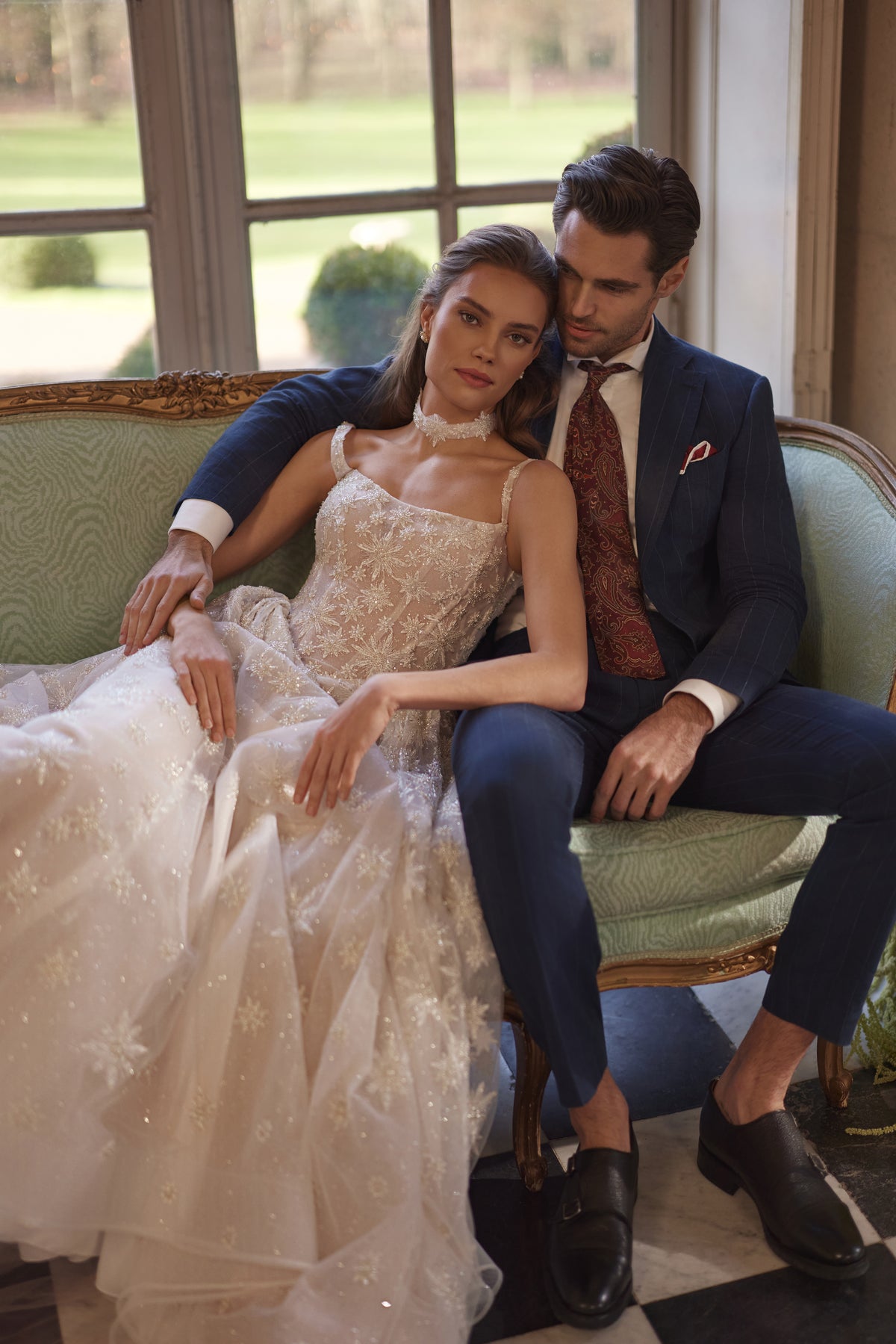 Abito da sposa Milkyway – uno scollo quadrato e una gonna in tulle ricamata a stelle, DAMA Couture Something Blue 2027.
