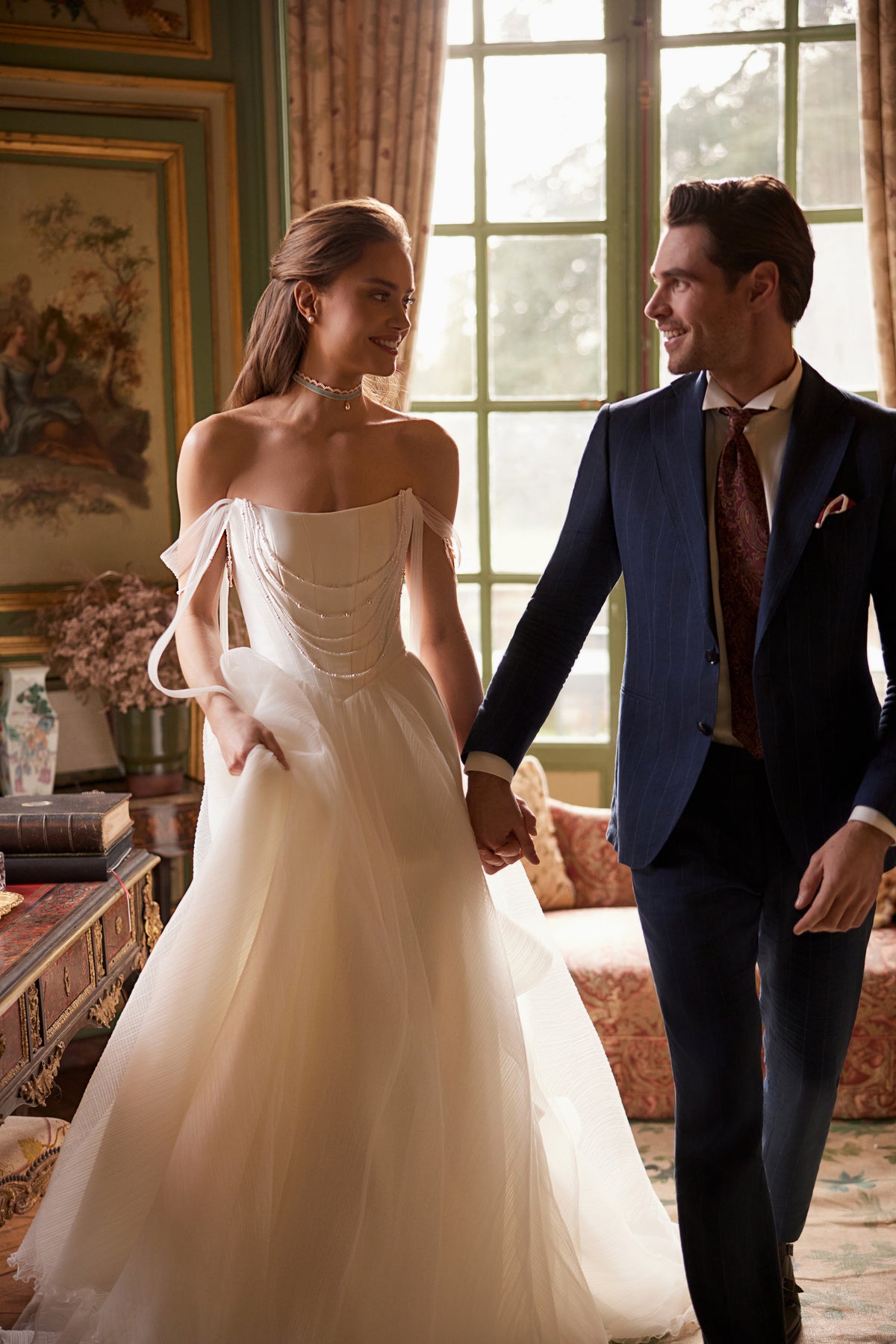 Abito da sposa Nerina – abito da sposa a trapezio con dettagli gioiello e spalline scese in tulle.