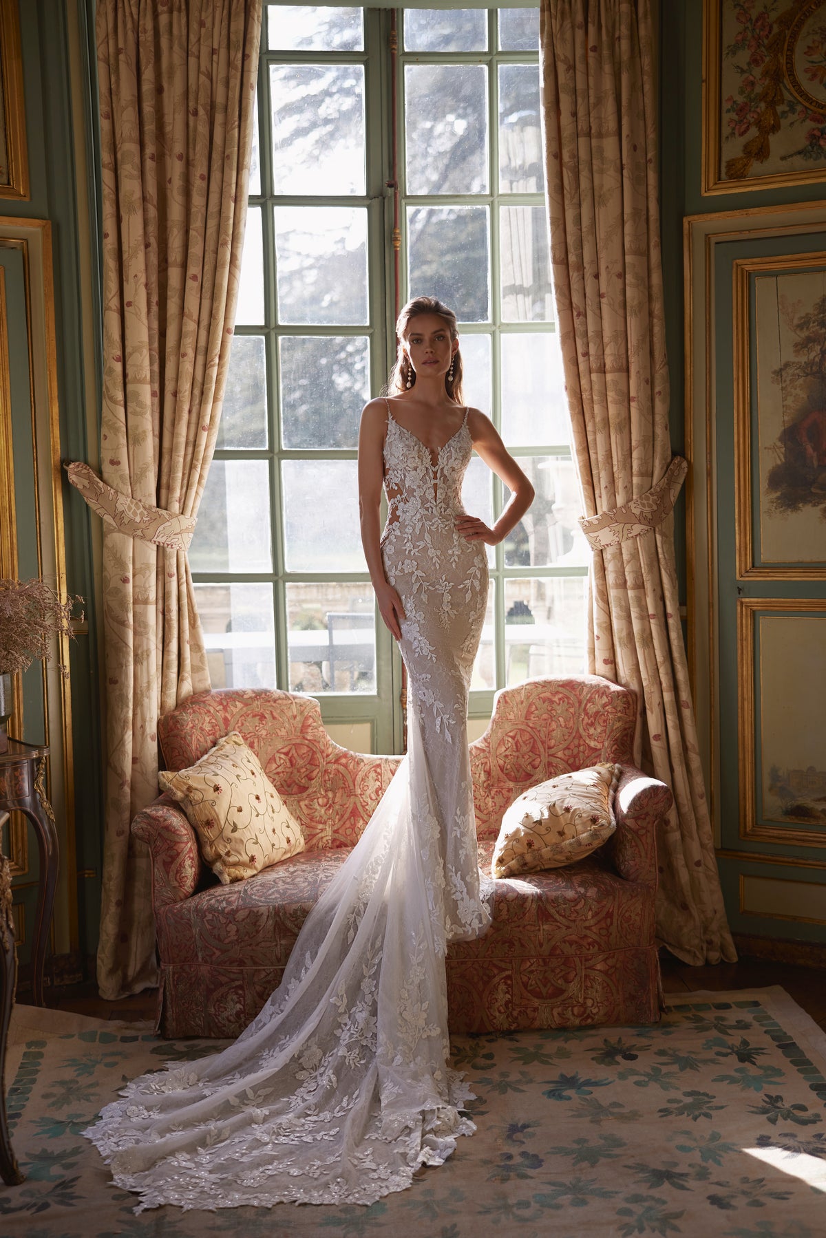 Abito da sposa Ondine – abito da sposa a sirena con uno scollo a V profondo e una profonda scollatura arrotondata sulla schiena, effetto illusion.