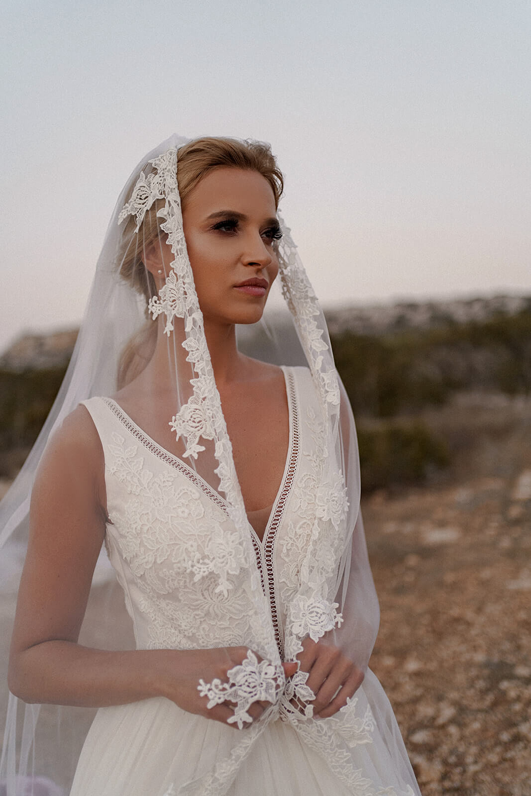 Velo cattedrale in pizzo – velo da sposa a cattedrale, DAMA Couture.