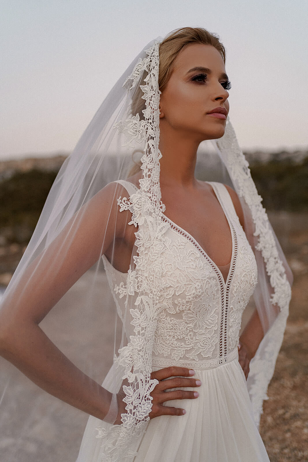 Velo cattedrale in pizzo – velo da sposa a cattedrale di DAMA Couture.