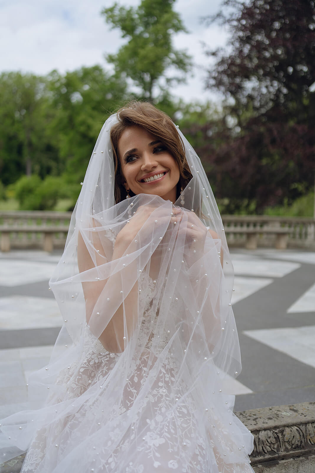 Velo cattedrale con perle – velo da sposa a cattedrale di DAMA Couture.