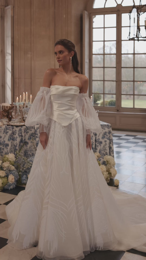 Charlize in video