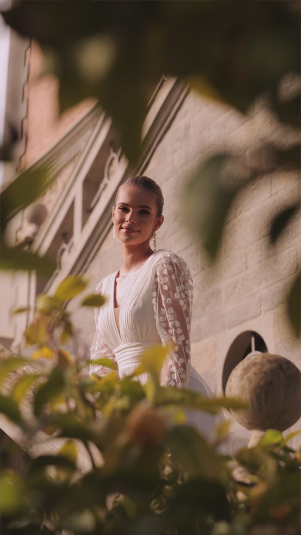 Cynthia in video