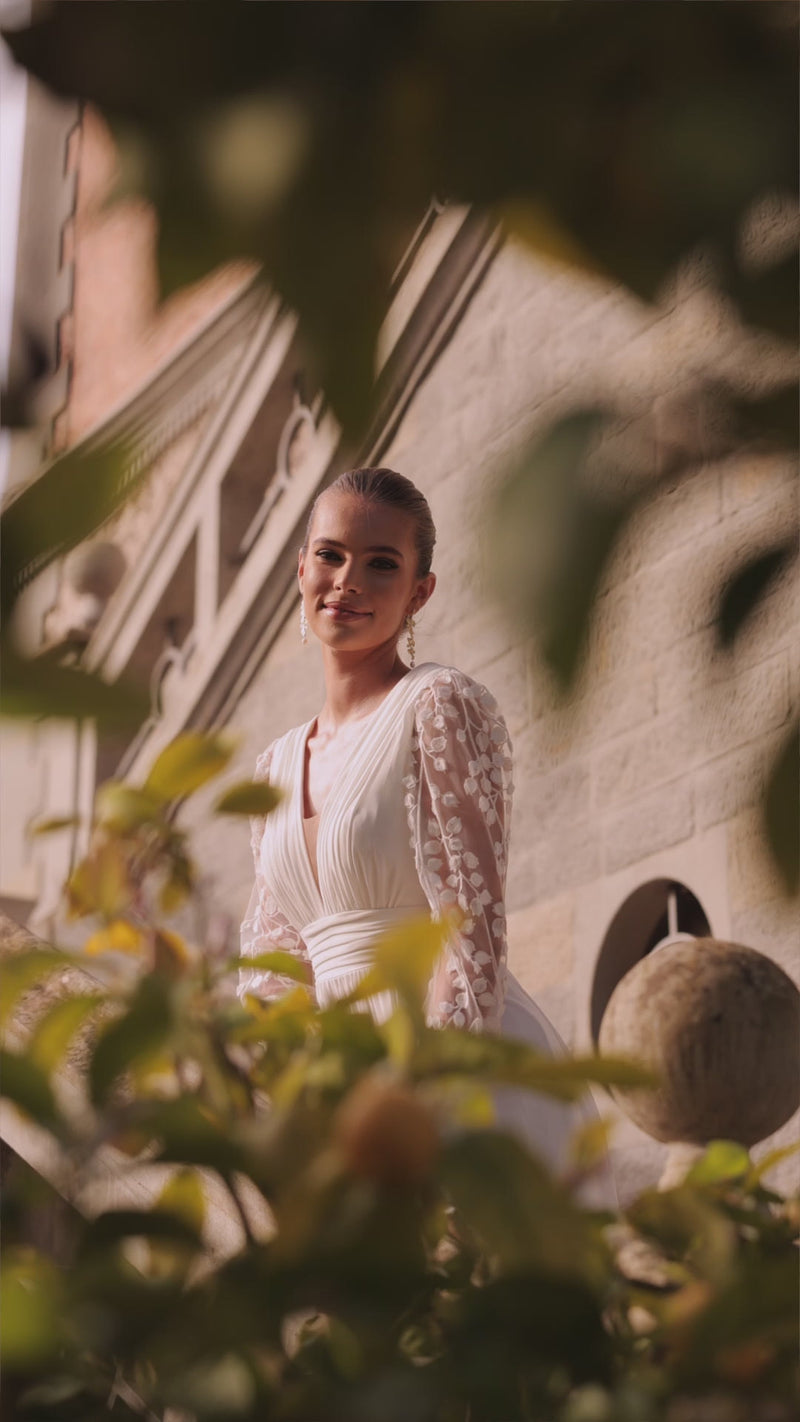 Cynthia in video