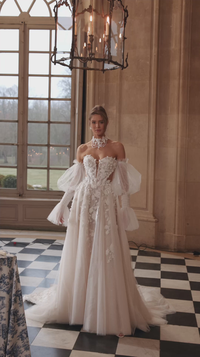 Choker Estella in video
