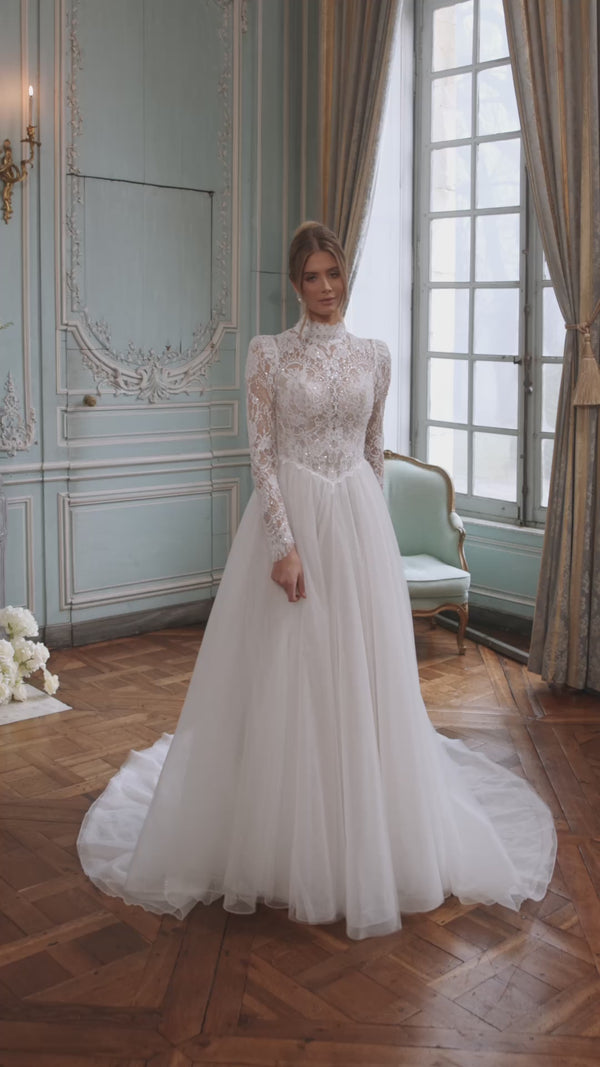 Tonia in video
