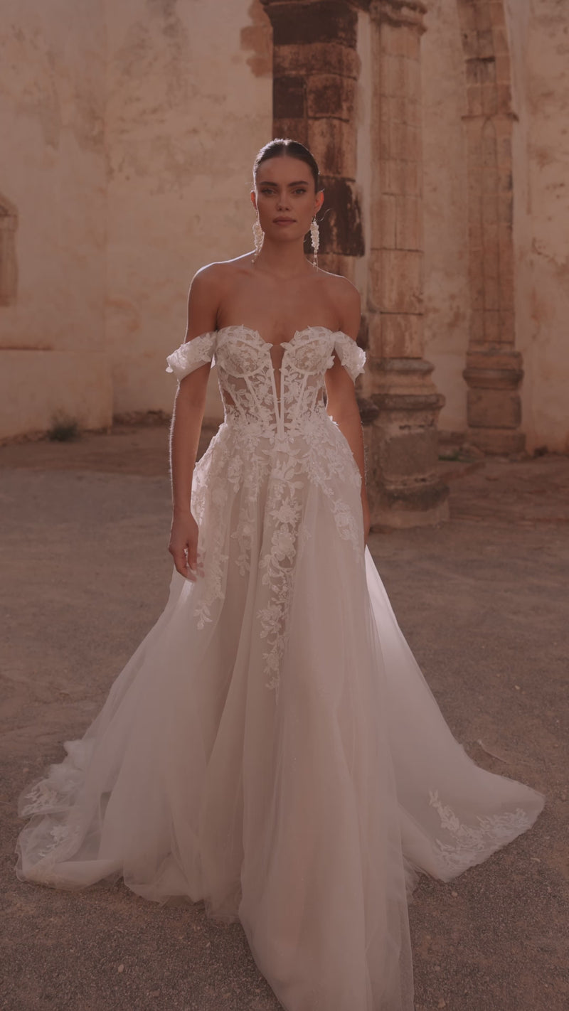 Ariella in video