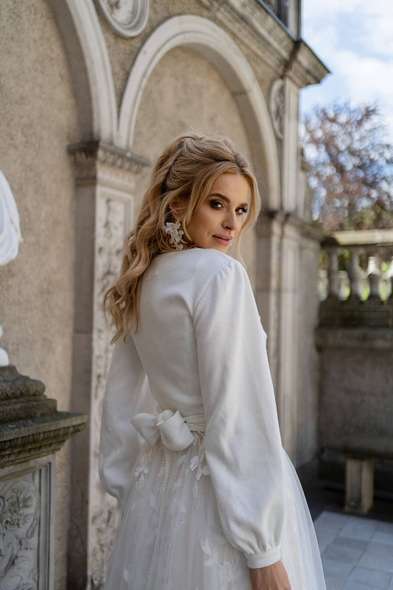 Pullover con scollo a V davanti – coprispalle per un look da sposa, DAMA Couture.